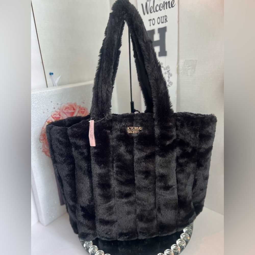 Victorias Secret NWT Hobo Weekender Black Faux Fur Tote Bag - Picture 4 of 9